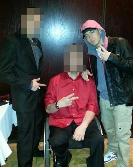 Eminem и люди в феврале 2013